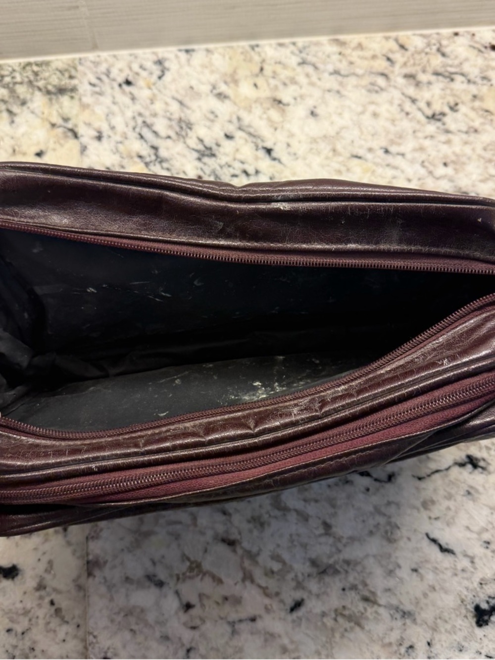 Vintage Dark Burgundy Leather Toiletry Bag - Picture 4 of 4